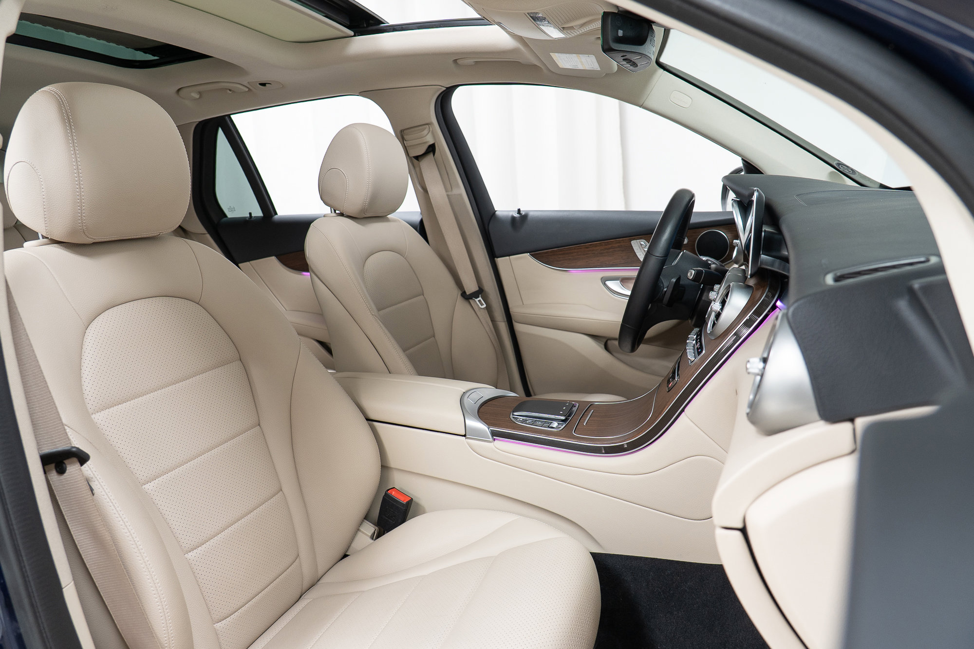 Certified 2022 Mercedes-Benz GLC 300 4MATIC w/ Premium Package Lite image 22