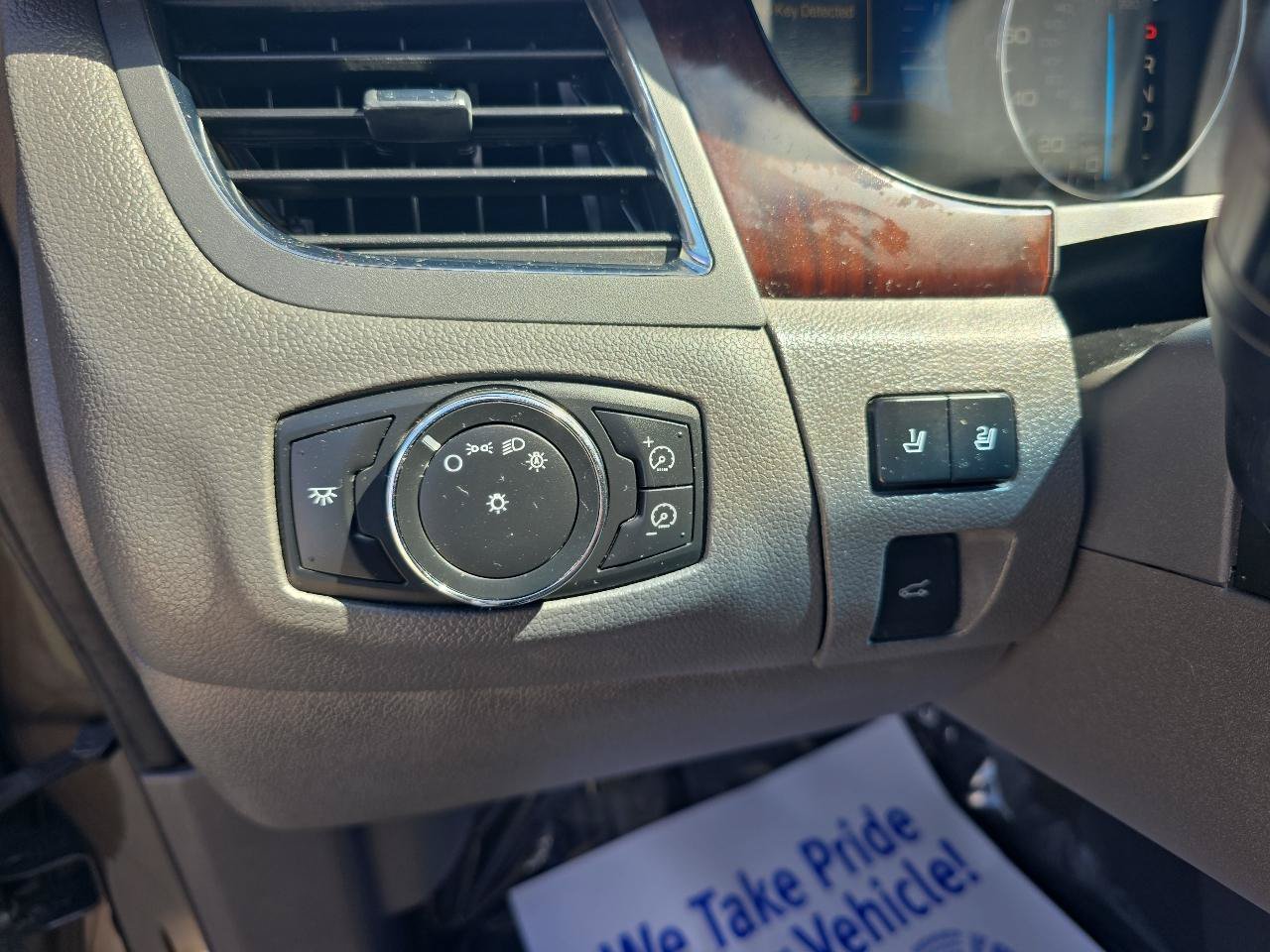 Used 2013 Ford Edge Limited FWD image 25