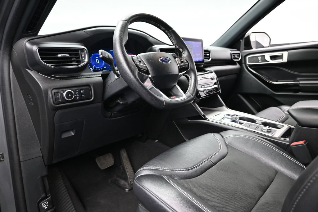 Used 2023 Ford Explorer ST AWD/4WD image 16