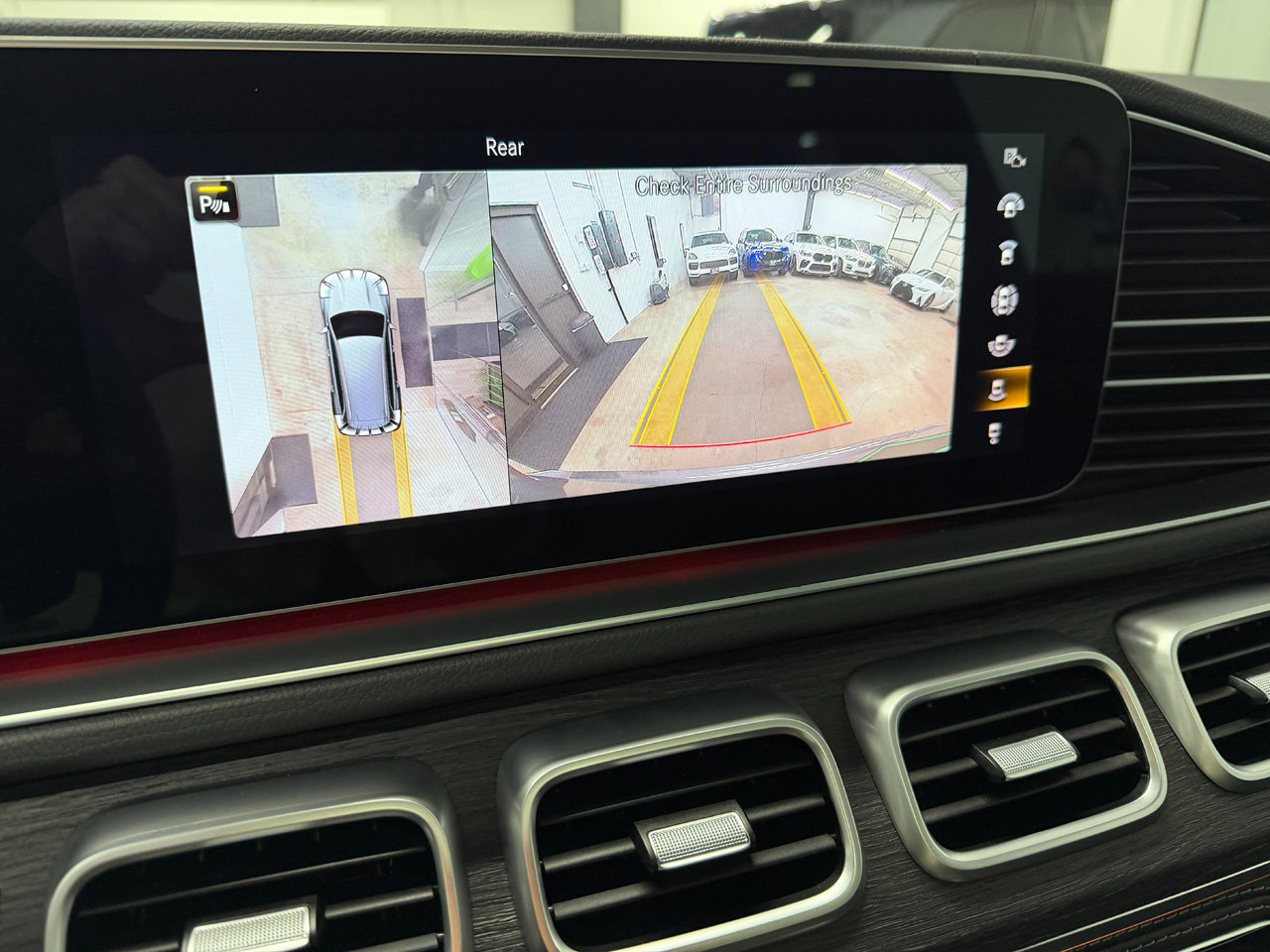 Used 2022 Mercedes-Benz GLS 580 4MATIC image 11