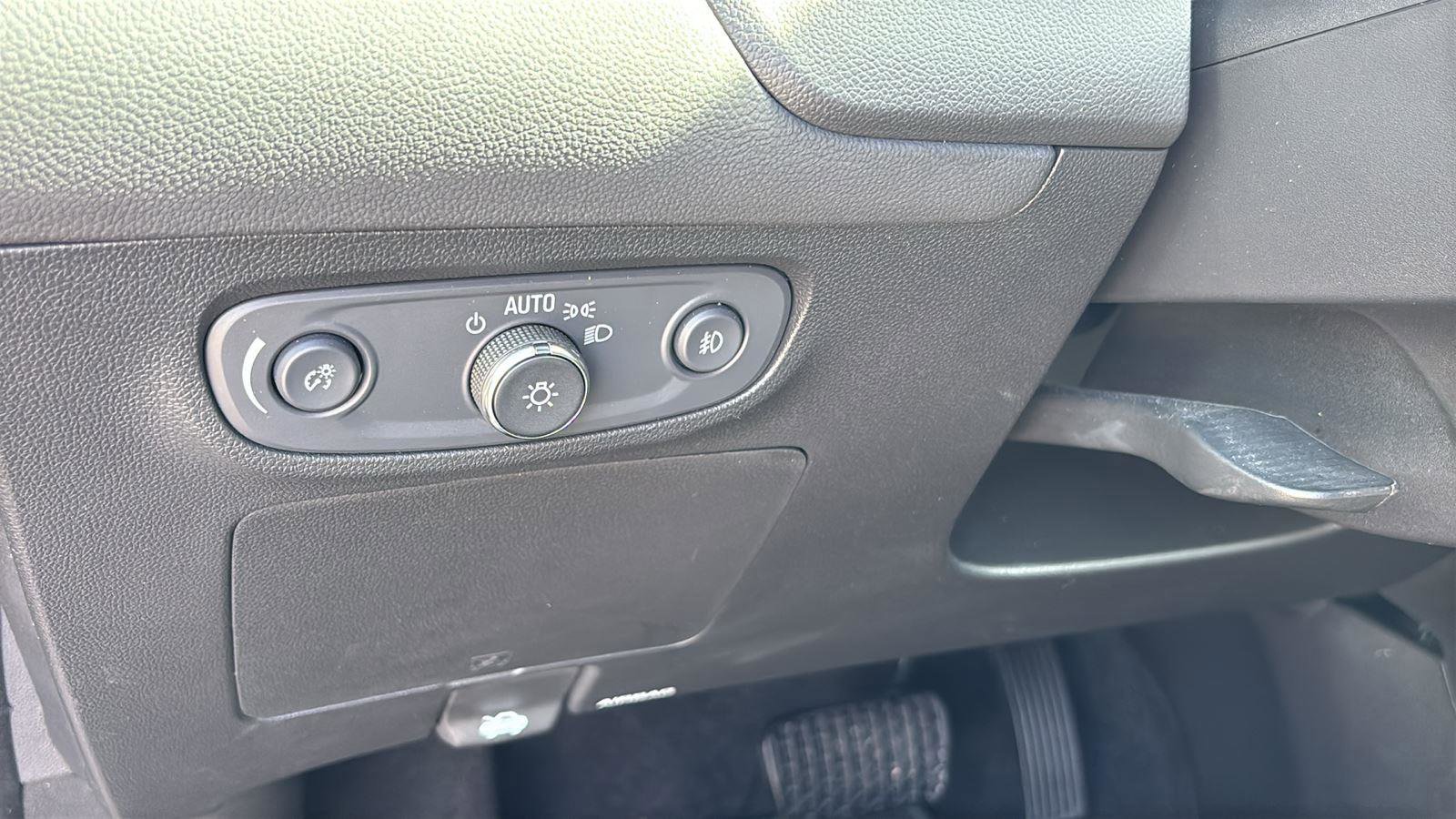 Certified 2023 Buick Encore GX Select FWD image 25