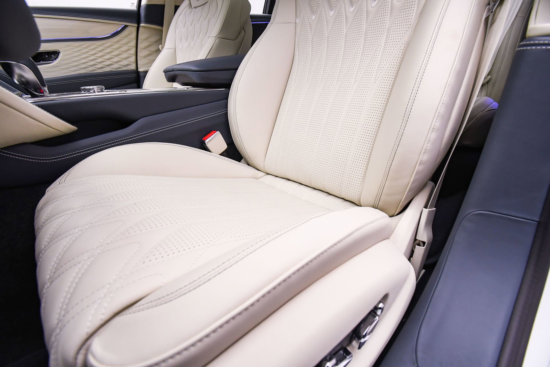 New 2026 Bentley Flying Spur Plug-In Hybrid AWD/4WD image 48