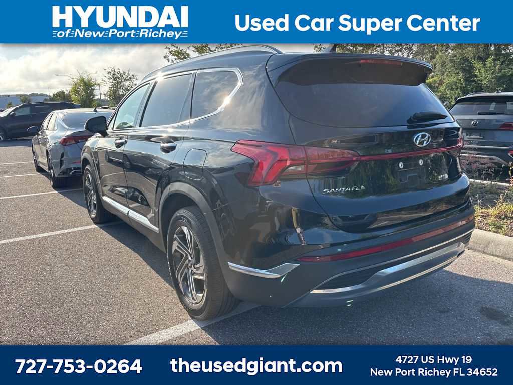 Used 2022 Hyundai Santa Fe SEL w/ Convenience + Premium Package FWD image 2