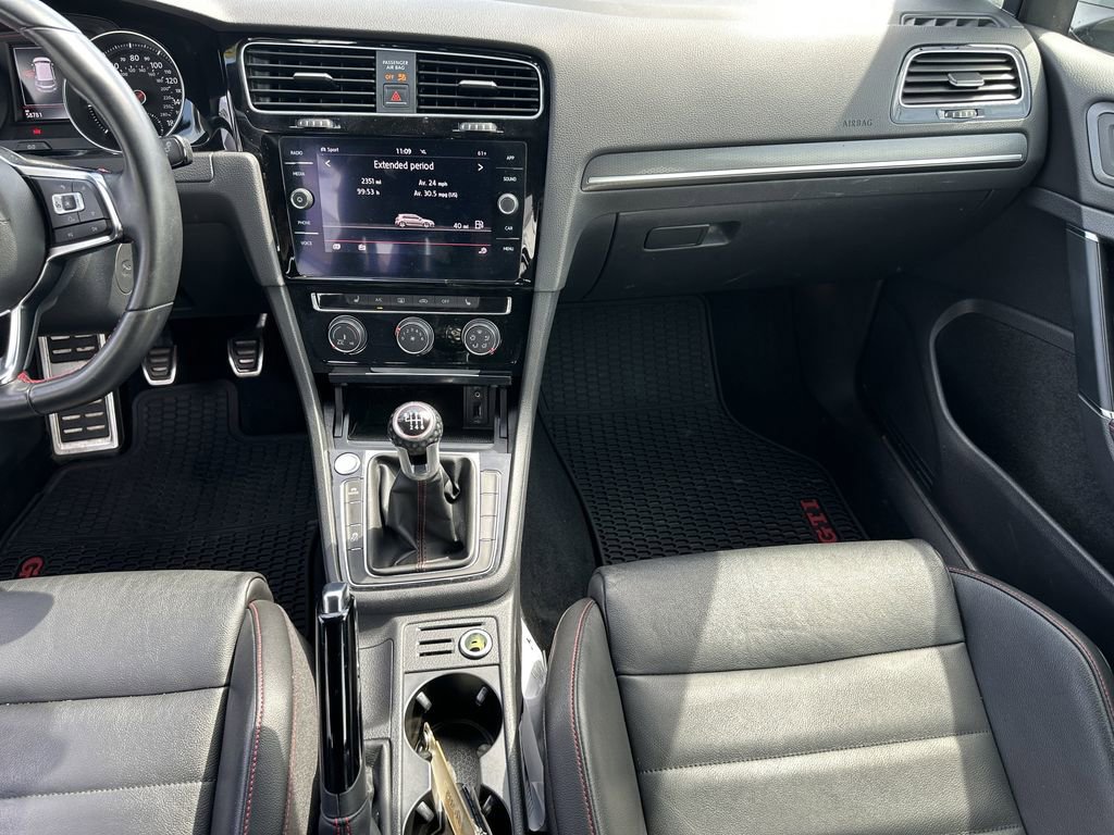 Used 2018 Volkswagen GTI SE FWD image 17