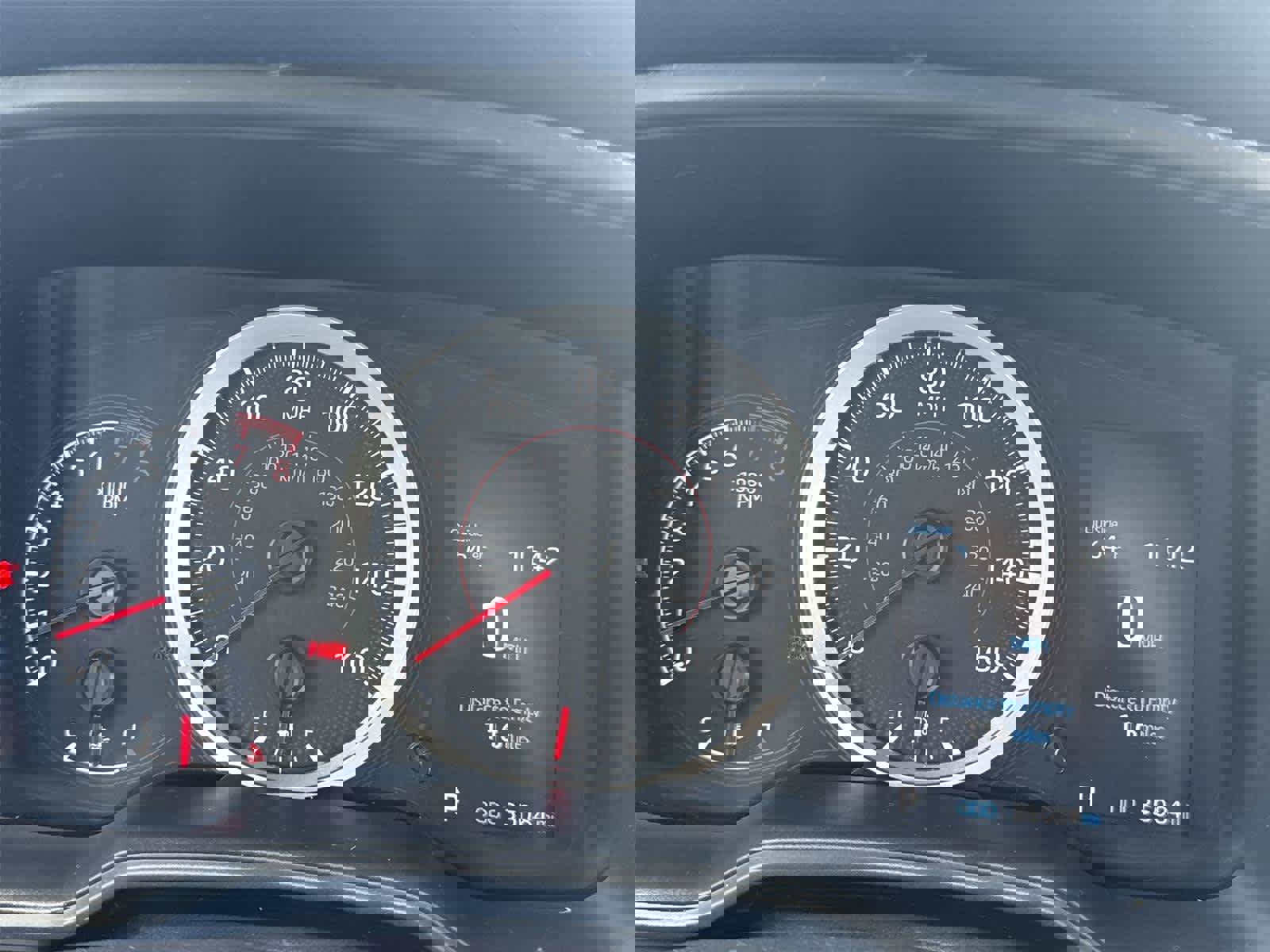 Used 2022 Toyota Corolla Cross LE image 28