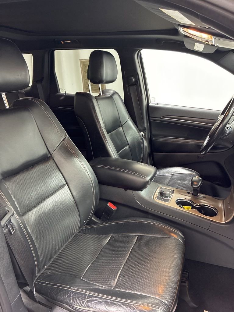 Used 2015 Jeep Grand Cherokee Limited w/ Luxury Group II image 31