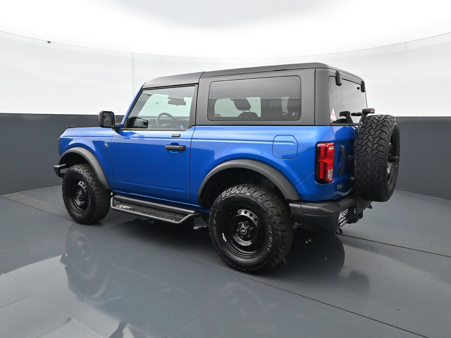 Used 2021 Ford Bronco Black Diamond AWD/4WD image 4