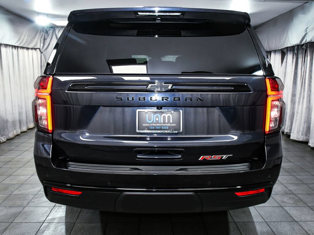 Used 2024 Chevrolet Suburban RST w/ Luxury Package AWD/4WD image 5
