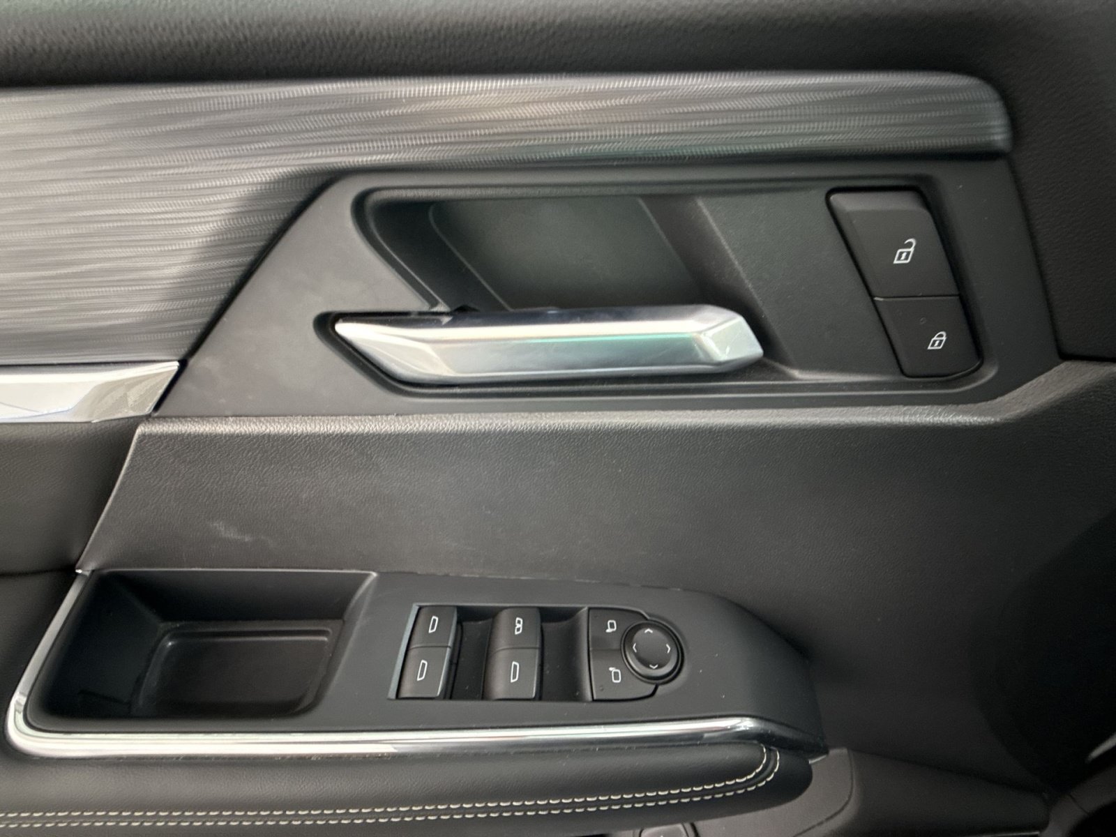 New 2025 GMC Acadia Elevation FWD image 15