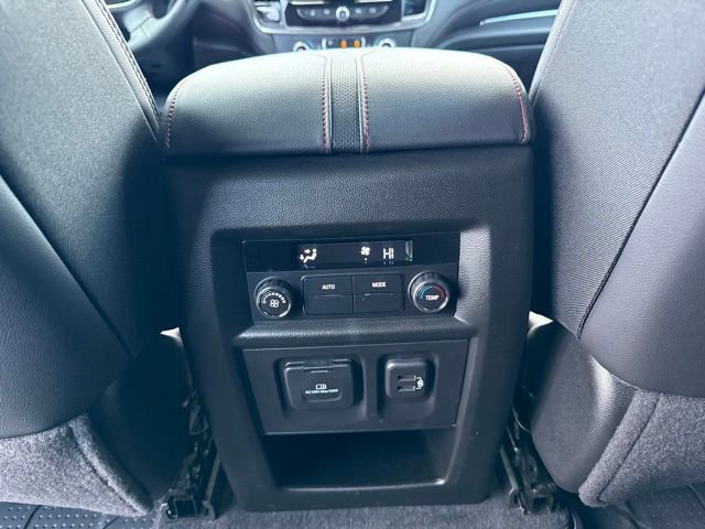 Used 2023 Chevrolet Traverse RS w/ LPO, Floor Liner Package image 34