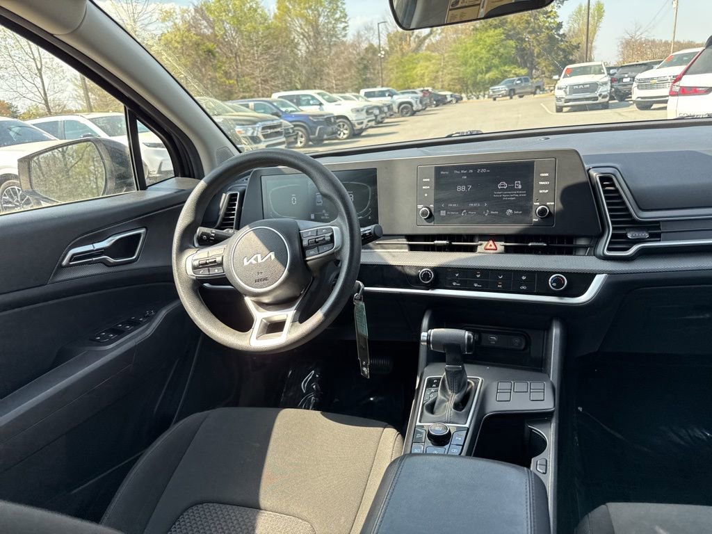 Used 2024 Kia Sportage LX image 13