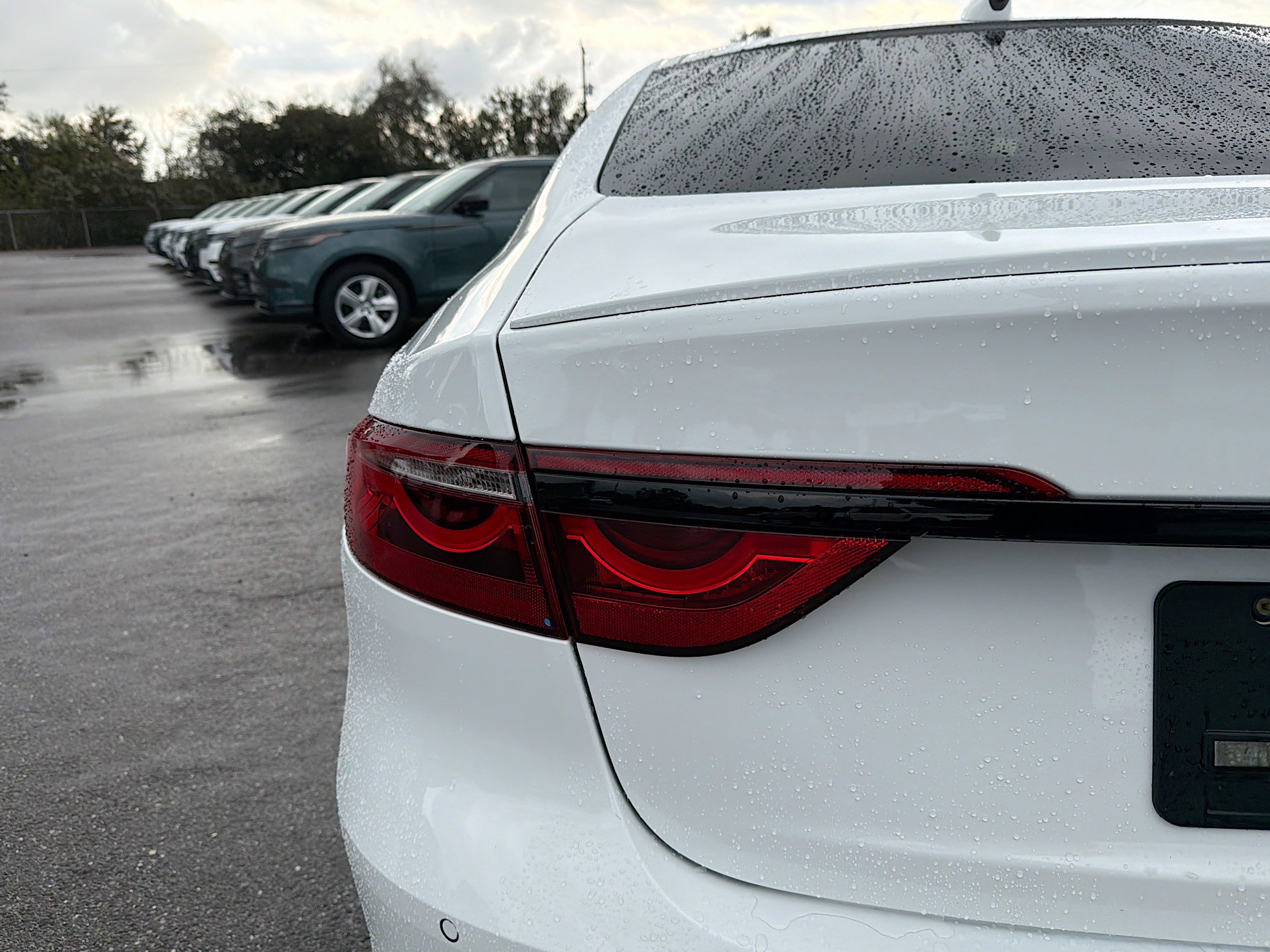 Used 2024 Jaguar XF R-Dynamic SE image 10