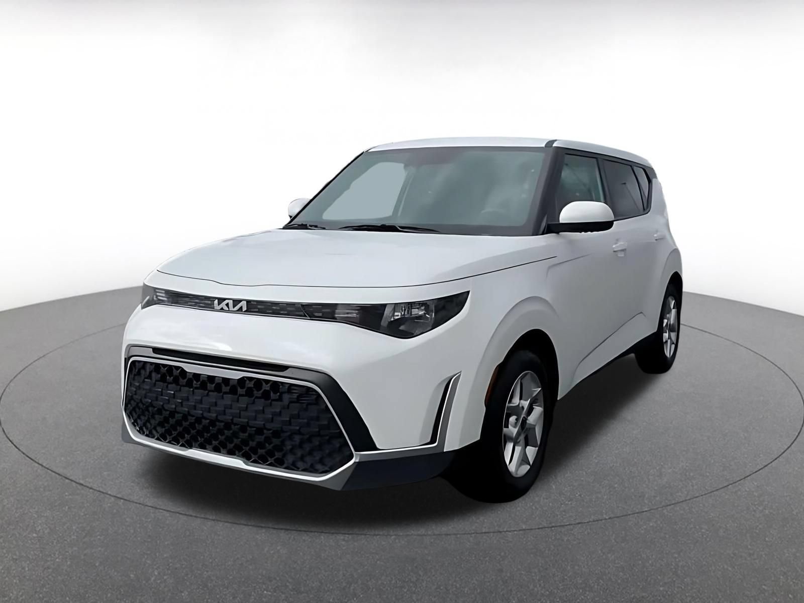 Used 2025 Kia Soul LX w/ LX Technology Package FWD image 6