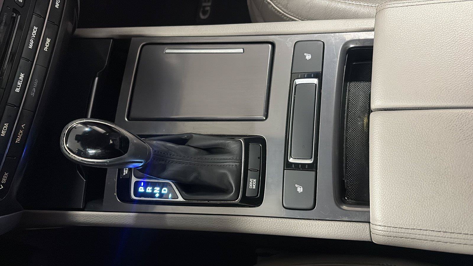Used 2015 Hyundai Genesis 3.8 RWD image 19