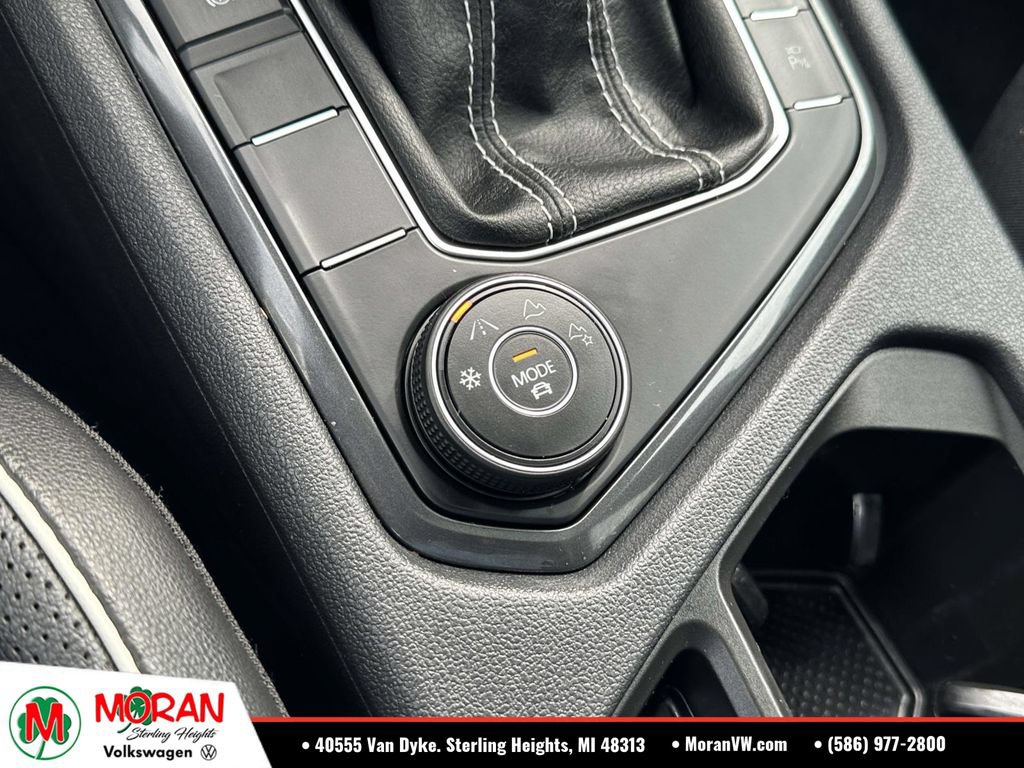 Used 2022 Volkswagen Tiguan SEL R-Line AWD/4WD image 31