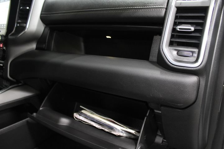 Used 2024 RAM 1500 Laramie AWD/4WD image 27