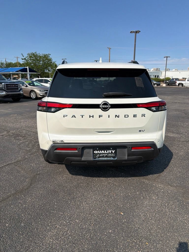 Used 2024 Nissan Pathfinder SV FWD image 3