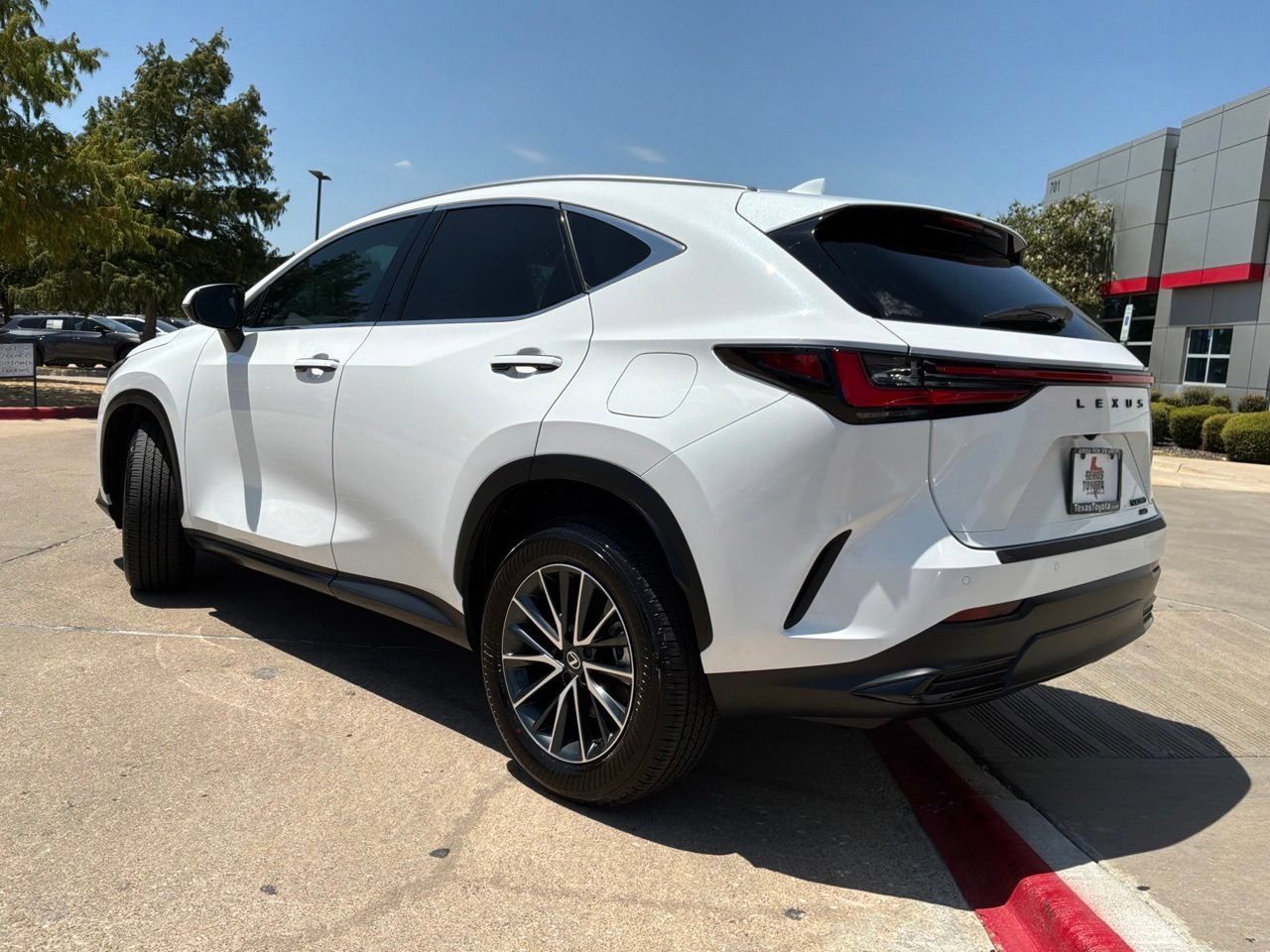 Used 2026 Lexus NX 350 AWD w/ Accessory Package (K3) image 8