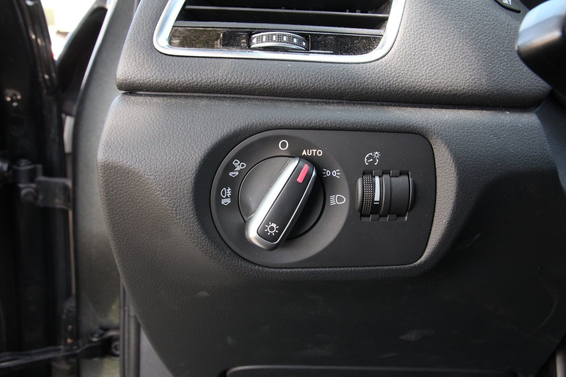 Used 2018 Audi Q3 2.0T Premium image 16