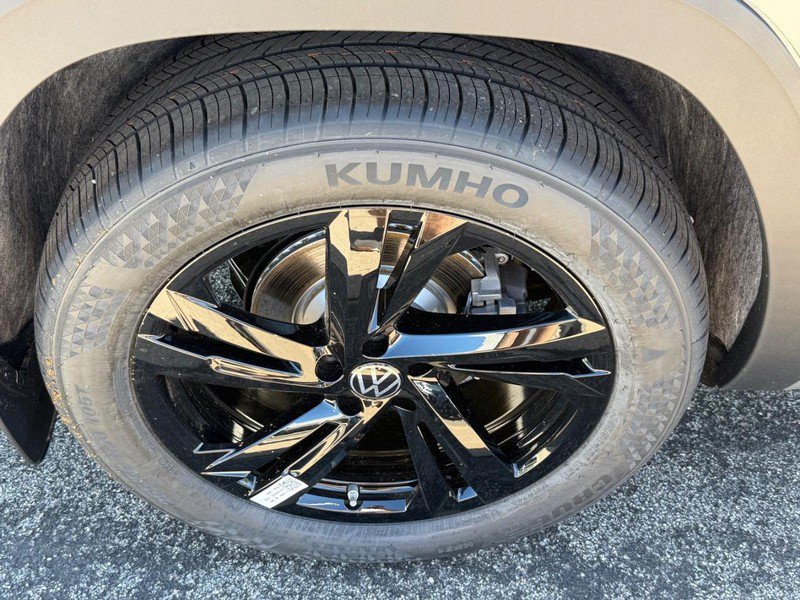 New 2026 Volkswagen Atlas Cross Sport SEL R-Line AWD/4WD image 4