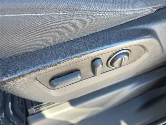 Used 2022 Chevrolet Silverado 1500 LT AWD/4WD image 51