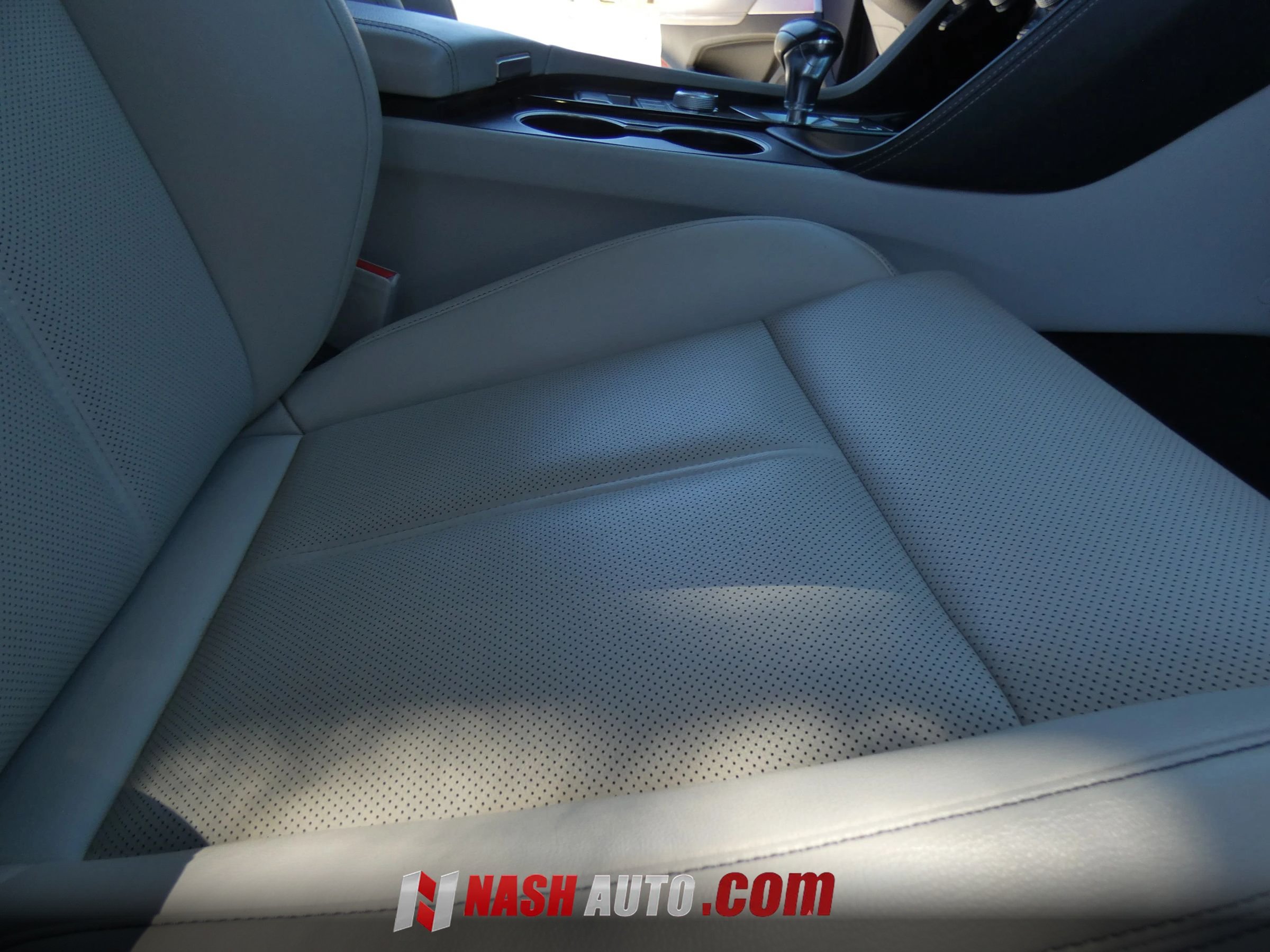 Used 2022 Genesis G70 2.0T RWD image 29
