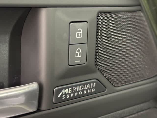 New 2026 Land Rover Defender 110 X-Dynamic SE AWD/4WD image 22