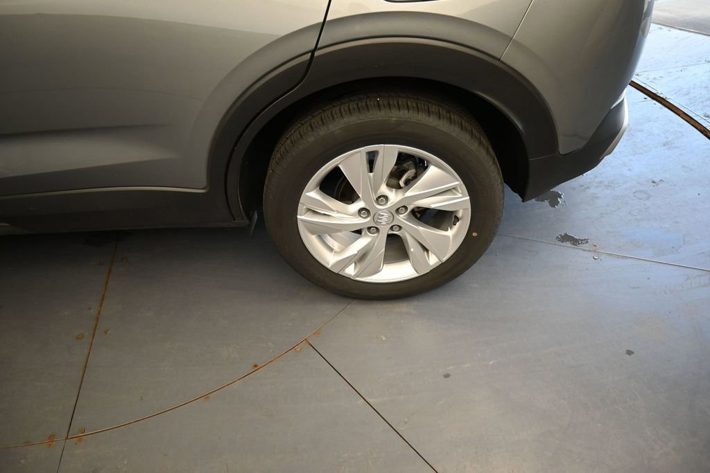 Used 2025 Buick Encore GX Preferred AWD/4WD image 18