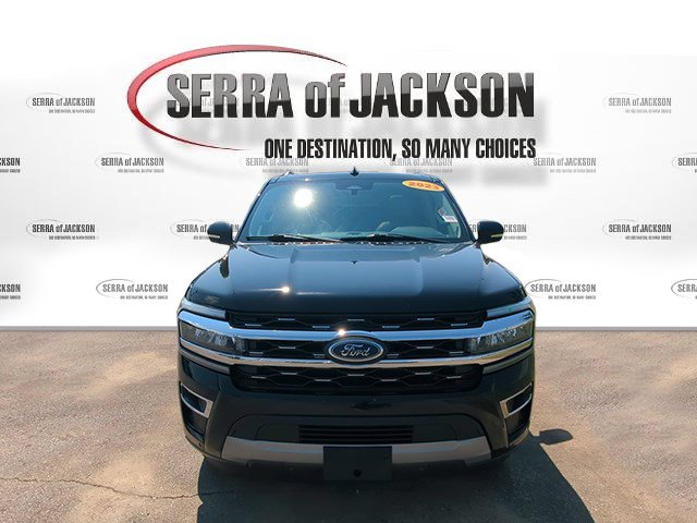 Used 2023 Ford Expedition Max Limited RWD image 3