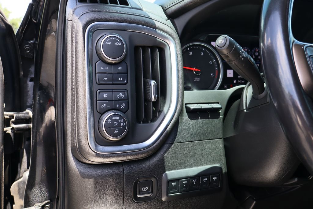 Used 2022 Chevrolet Silverado 3500 High Country w/ Technology Package AWD/4WD image 13