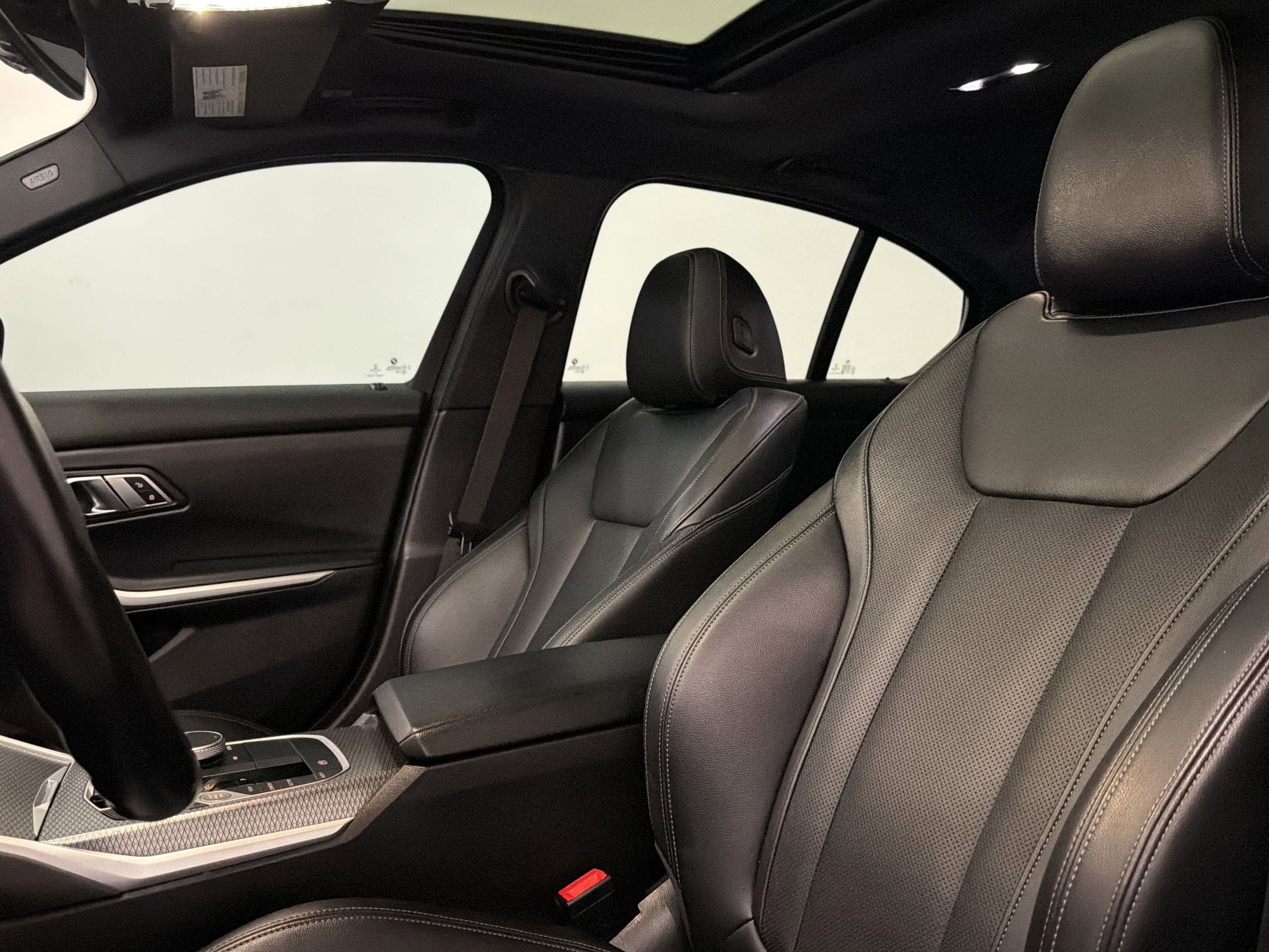 Used 2023 BMW M340i RWD image 15