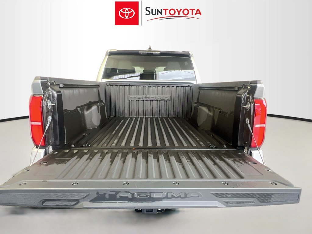 Used 2024 Toyota Tacoma SR5 AWD/4WD image 30