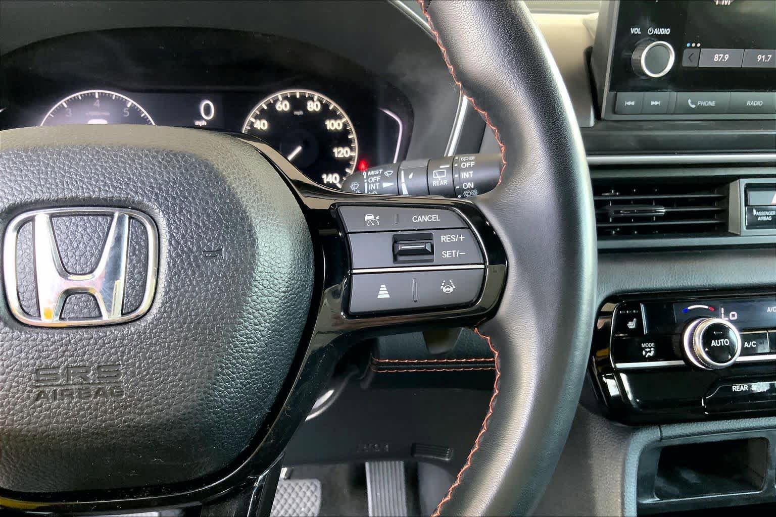 Used 2024 Honda Pilot Sport image 25