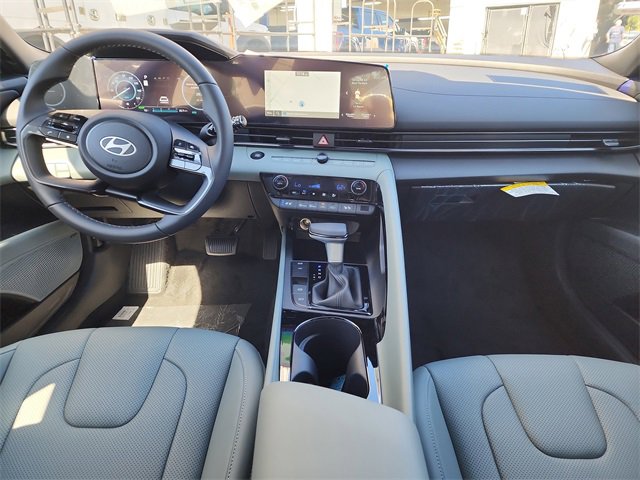 New 2025 Hyundai Elantra Limited image 10