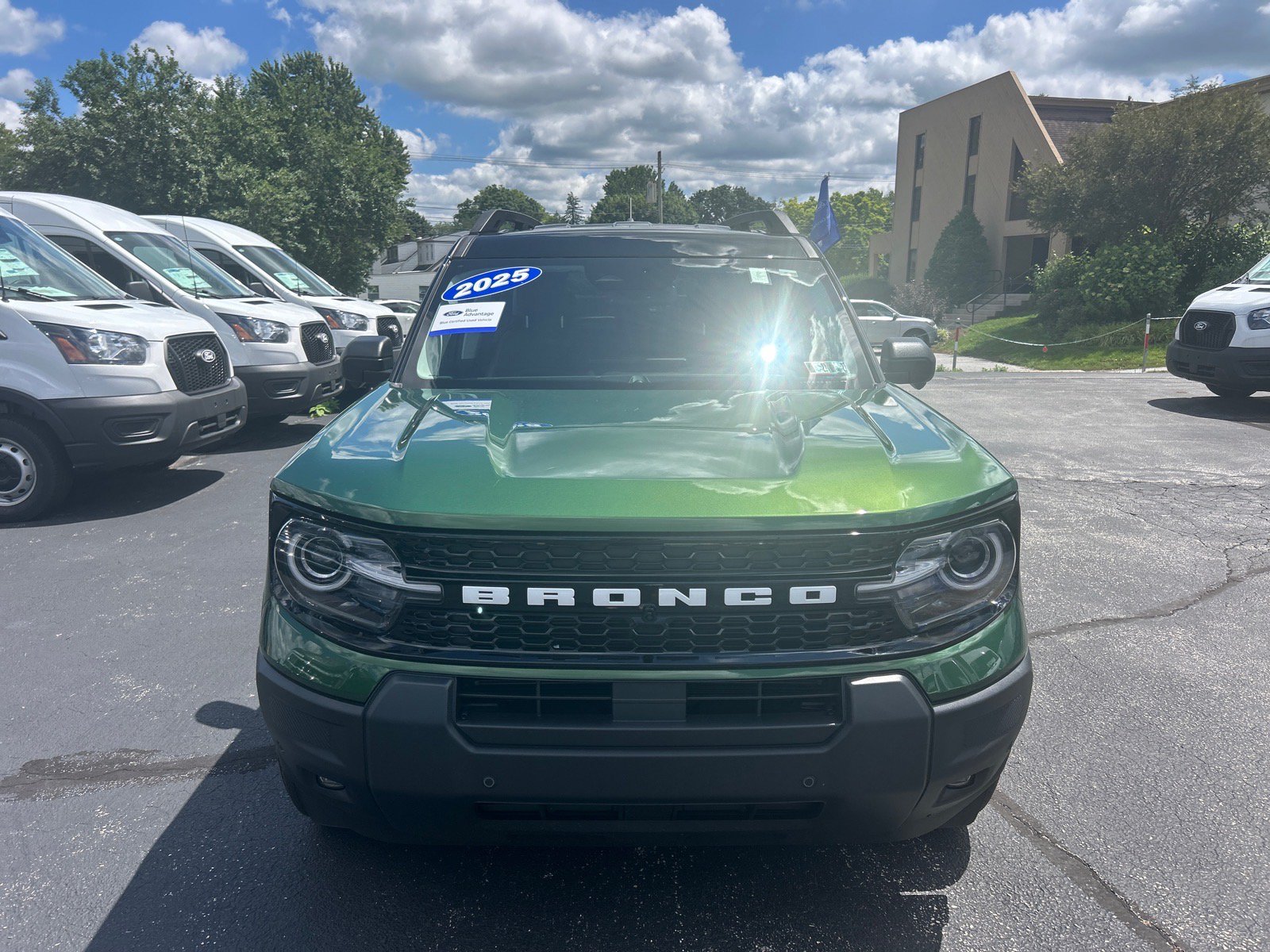 Certified 2025 Ford Bronco Sport Outer Banks w/ Outer Banks Tech Package+ AWD/4WD image 2