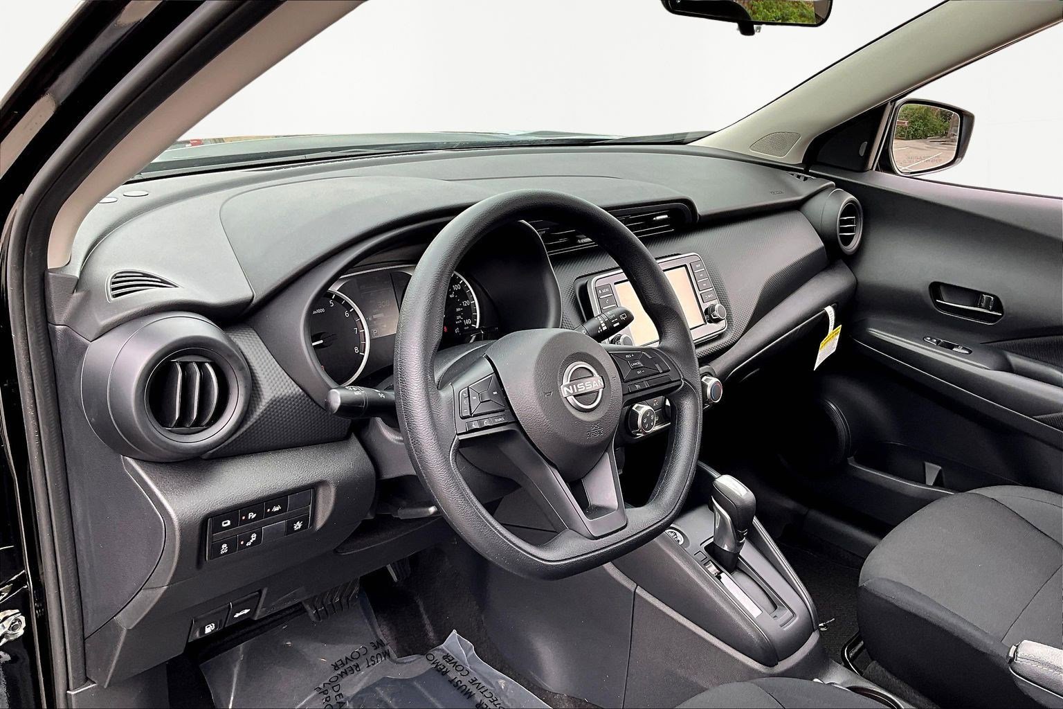 Used 2024 Nissan Kicks S image 17