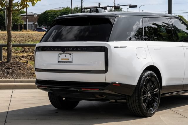 Used 2024 Land Rover Range Rover Long Wheelbase SE AWD/4WD image 11