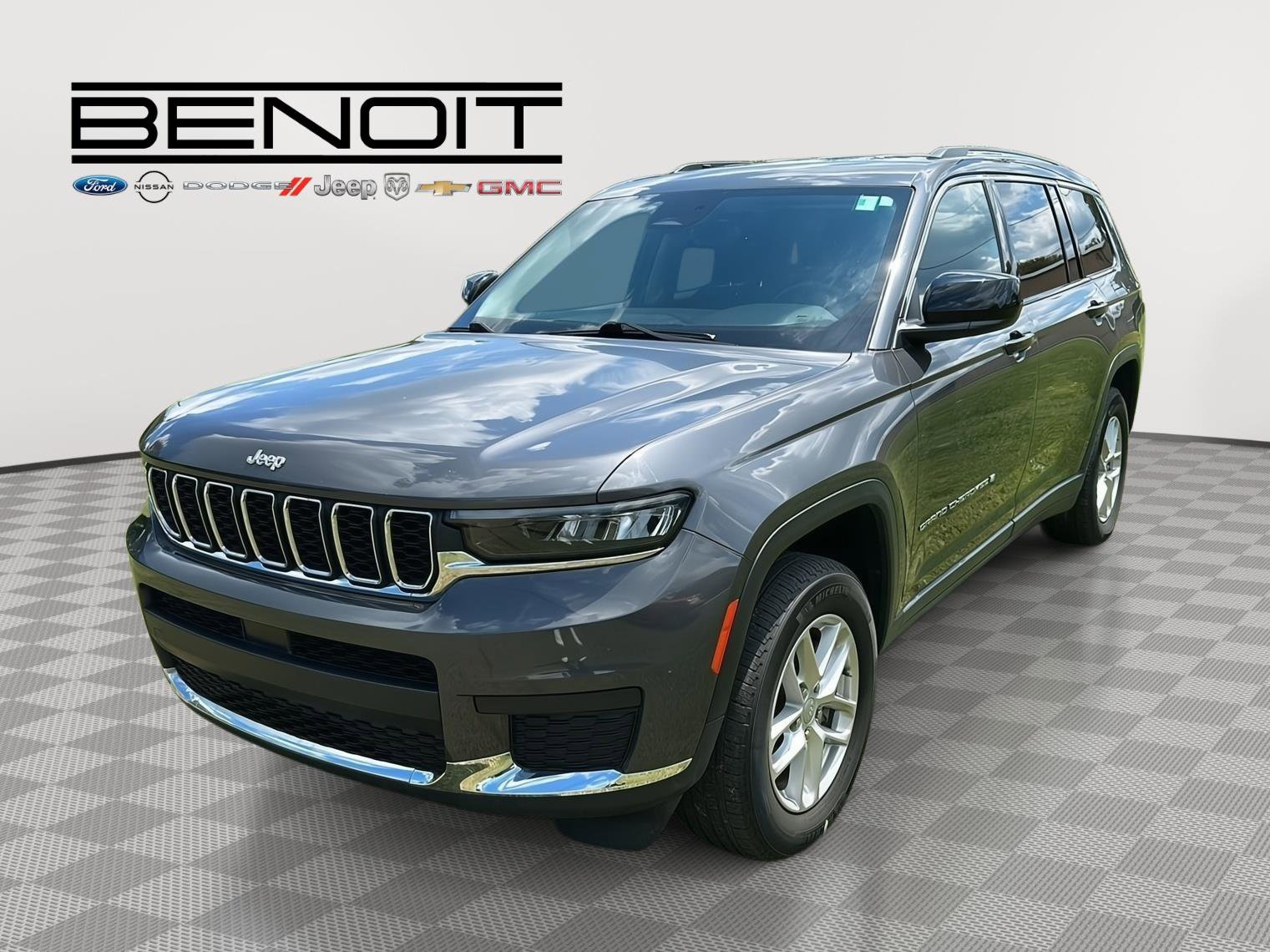 Used 2023 Jeep Grand Cherokee L Laredo w/ Luxury Tech Group I image 1