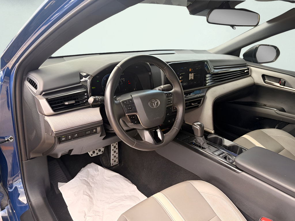 Used 2026 Toyota Camry SE FWD image 23