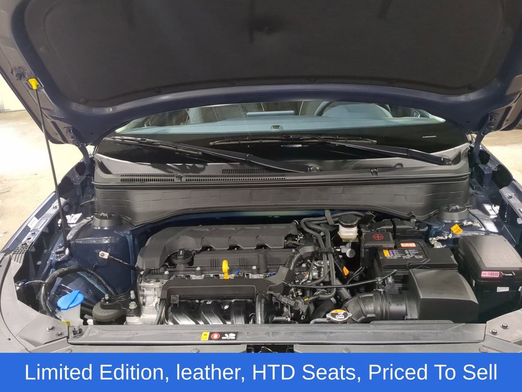Used 2025 Hyundai Venue Limited image 14