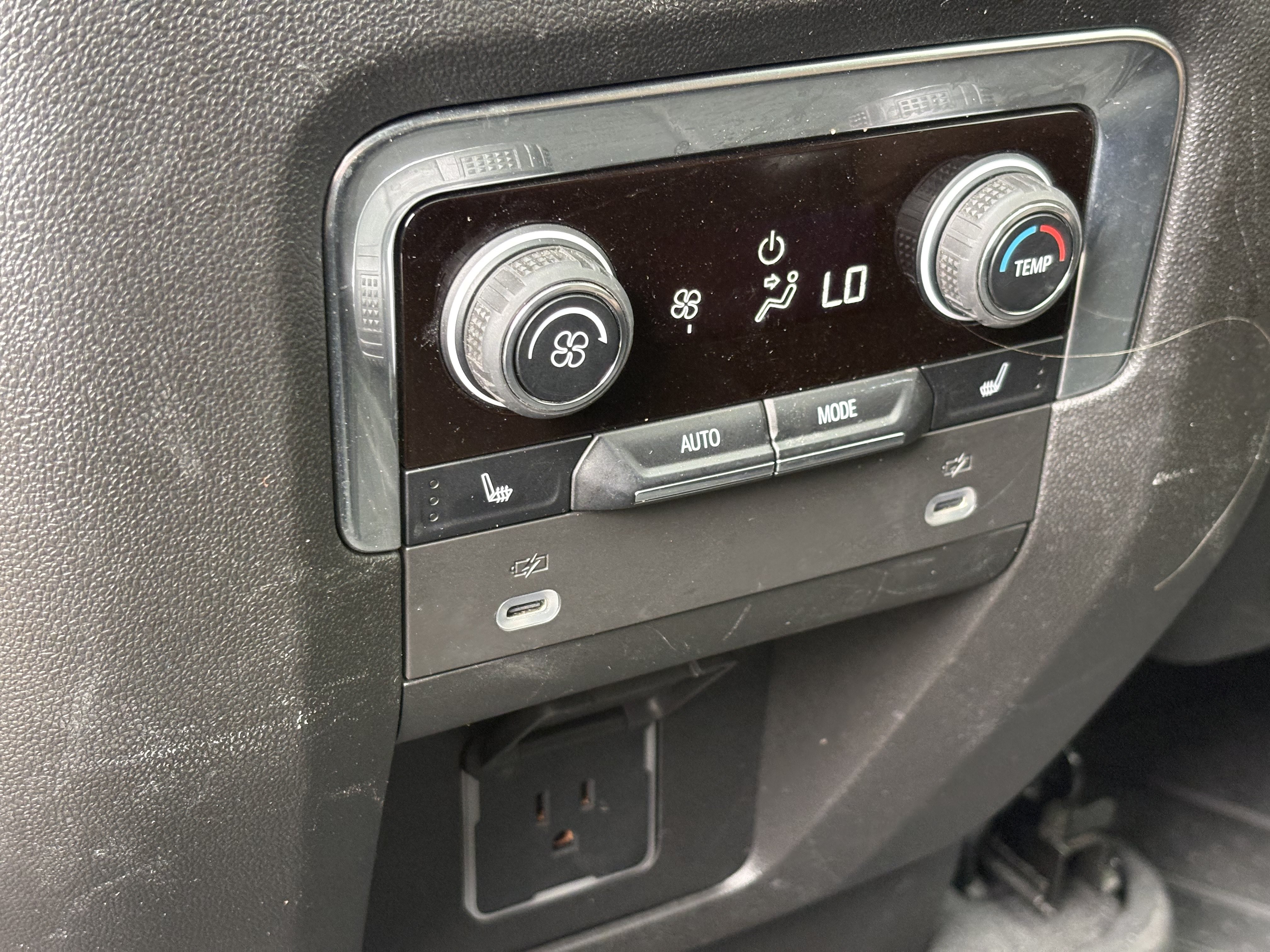 Used 2022 Chevrolet Suburban High Country w/ Max Trailering Package AWD/4WD image 15