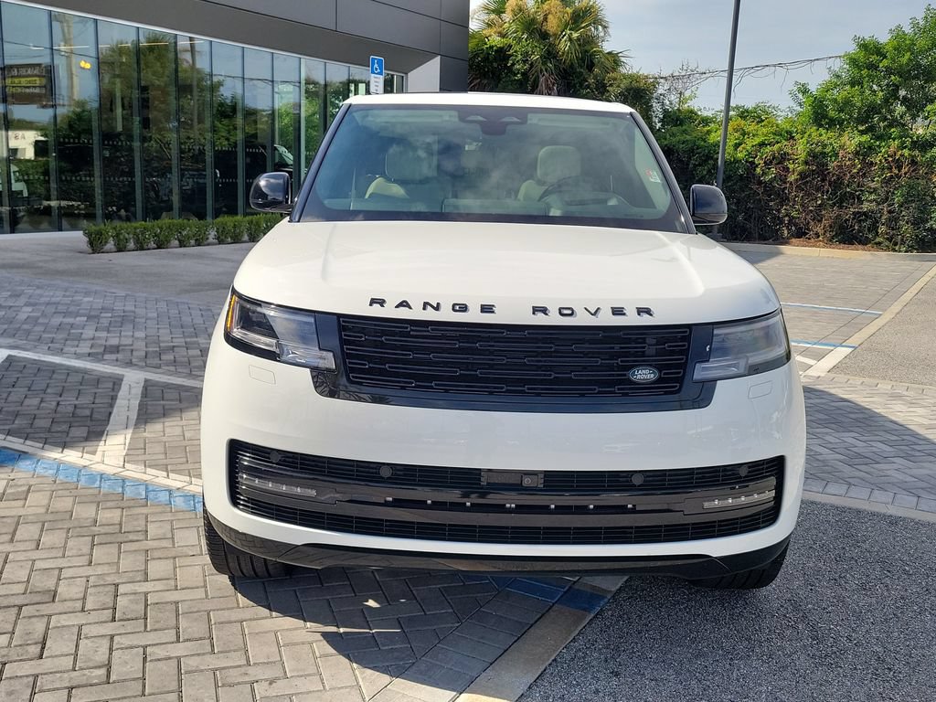 Used 2025 Land Rover Range Rover Long Wheelbase SE AWD/4WD image 8