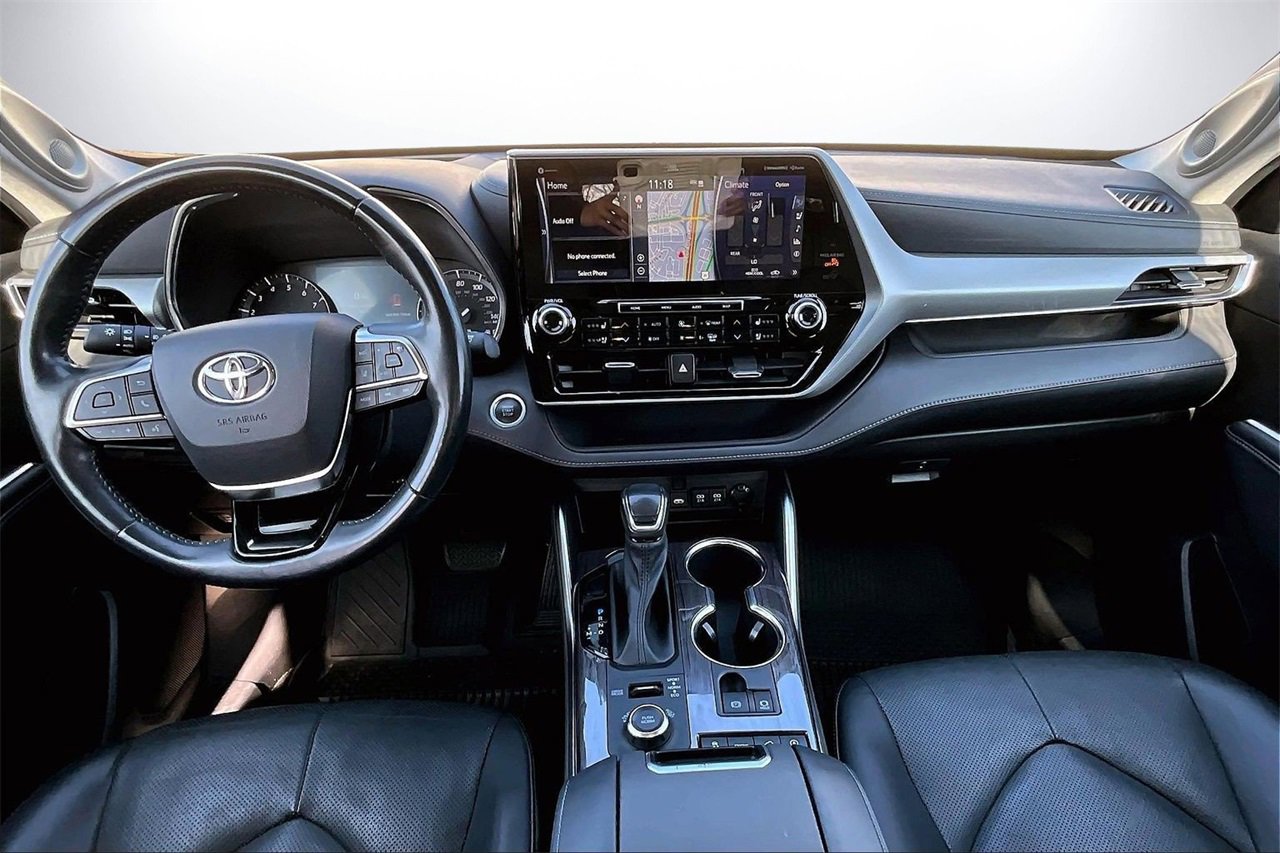 Used 2021 Toyota Highlander Platinum image 14