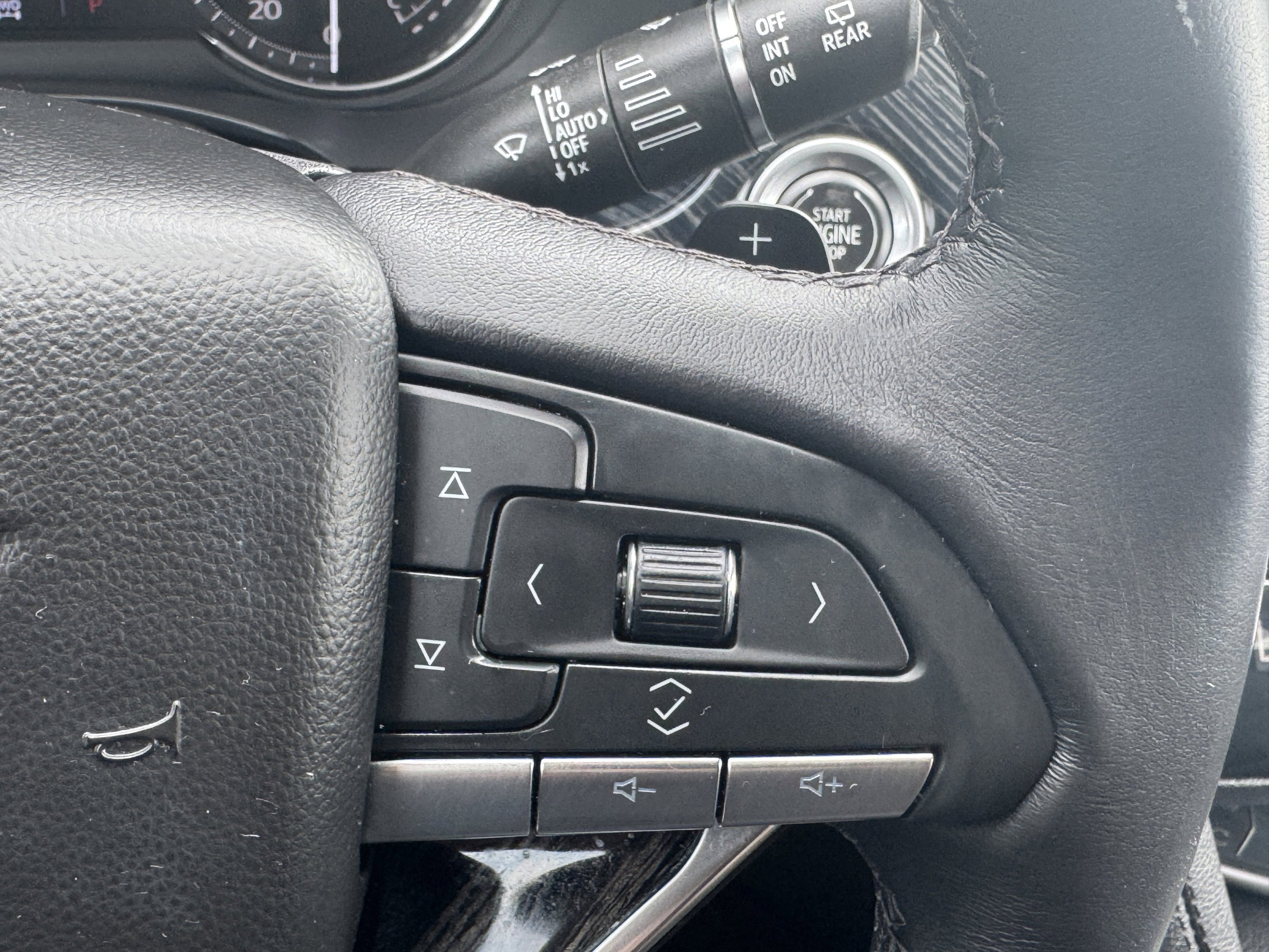 Used 2023 Cadillac XT6 Premium Luxury image 37