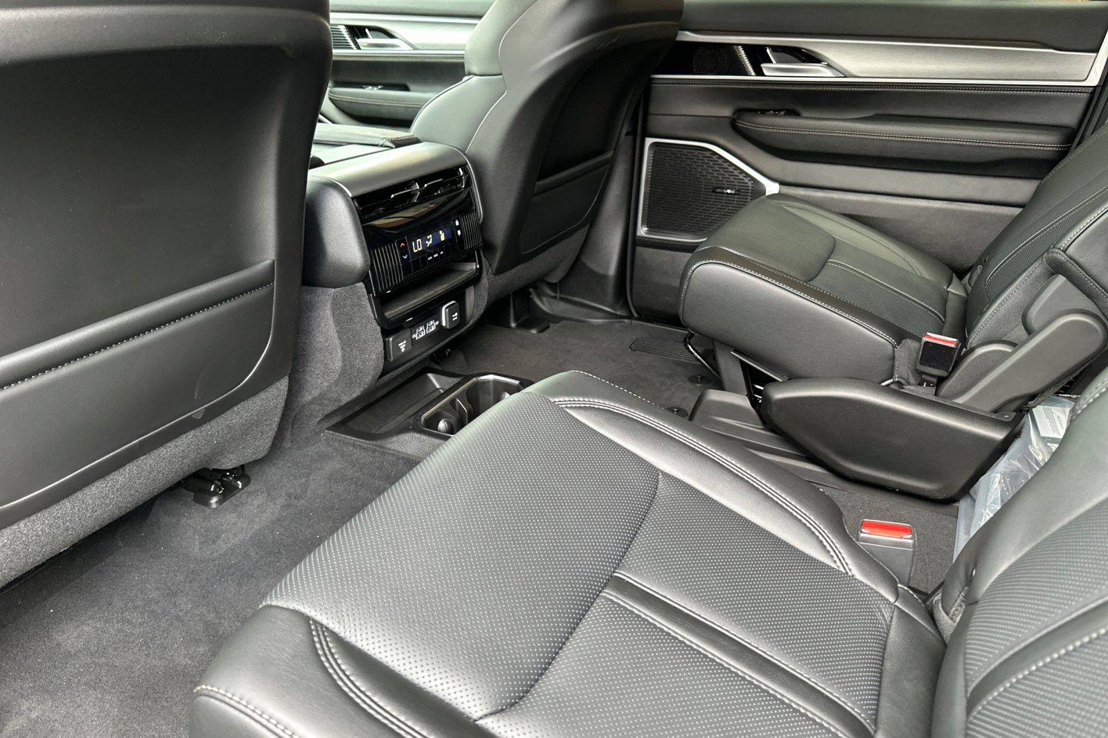 New 2026 Jeep Grand Wagoneer 4WD image 11