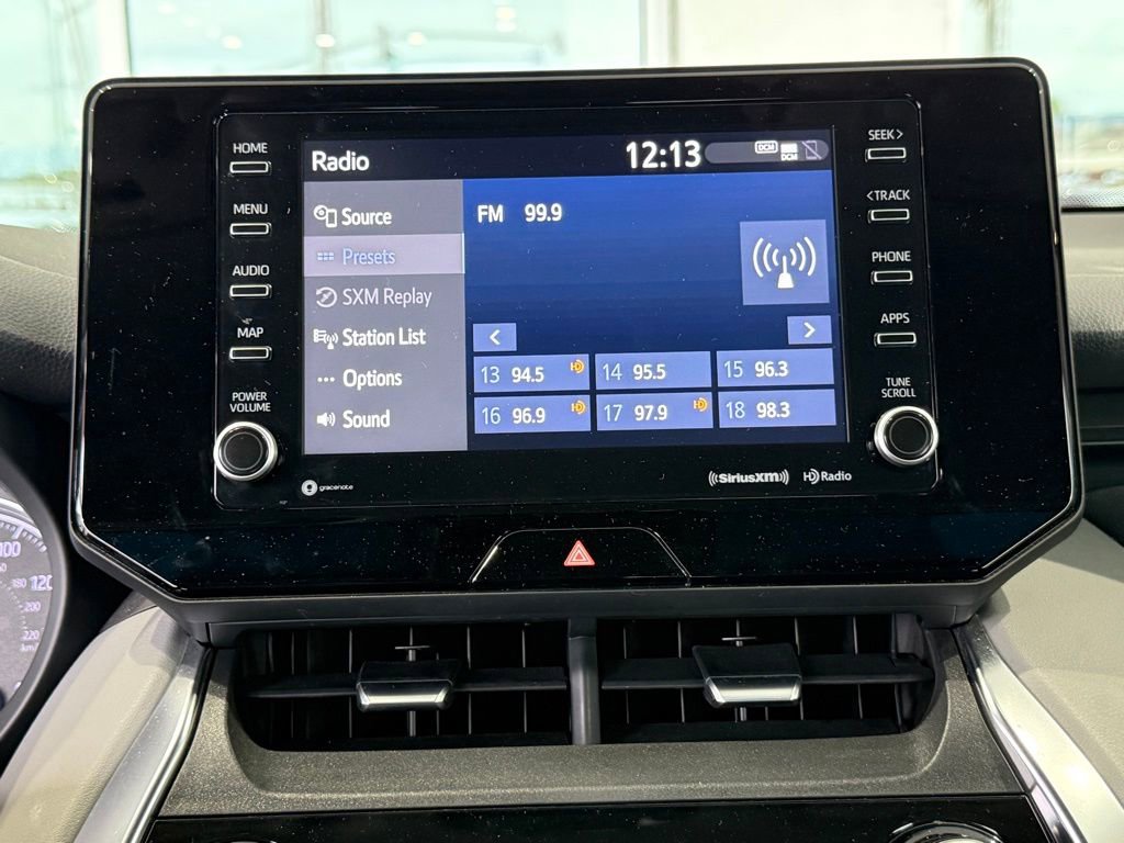 Certified 2021 Toyota Venza LE w/ Carpet Mat Package (TMS) image 28