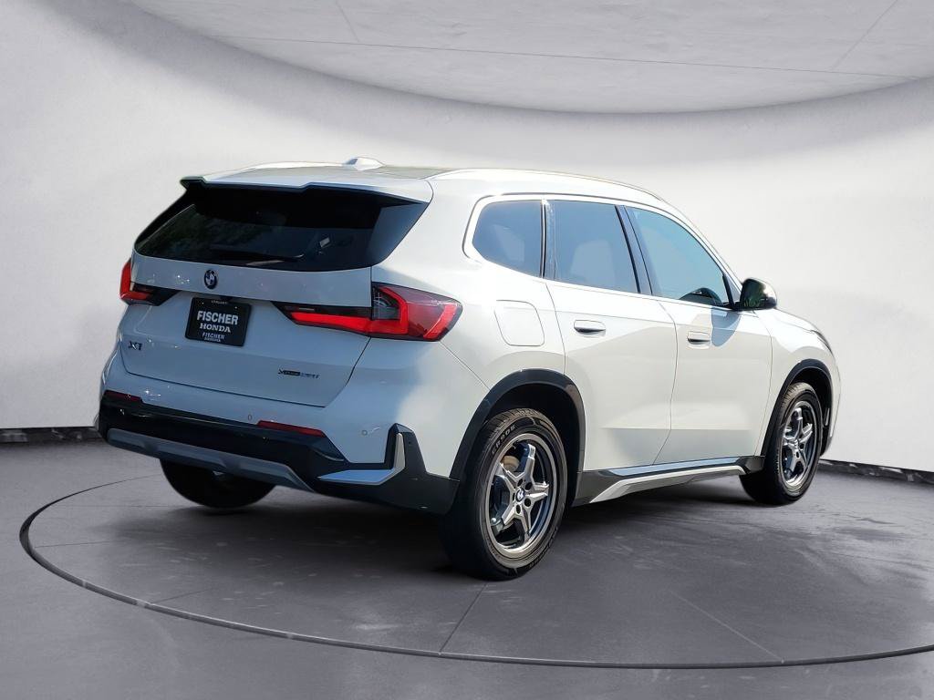 Used 2025 BMW X1 xDrive28i AWD/4WD image 3