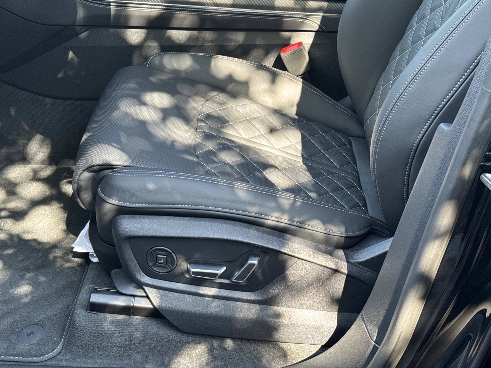 Used 2026 Audi SQ8 Prestige AWD/4WD image 21
