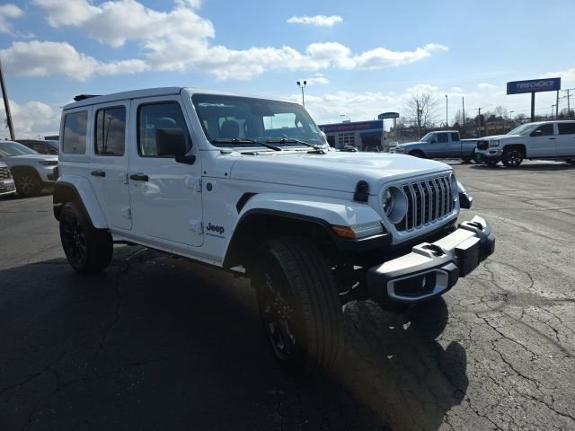 Used 2025 Jeep Wrangler Unlimited Sahara w/ Safety Group AWD/4WD image 8
