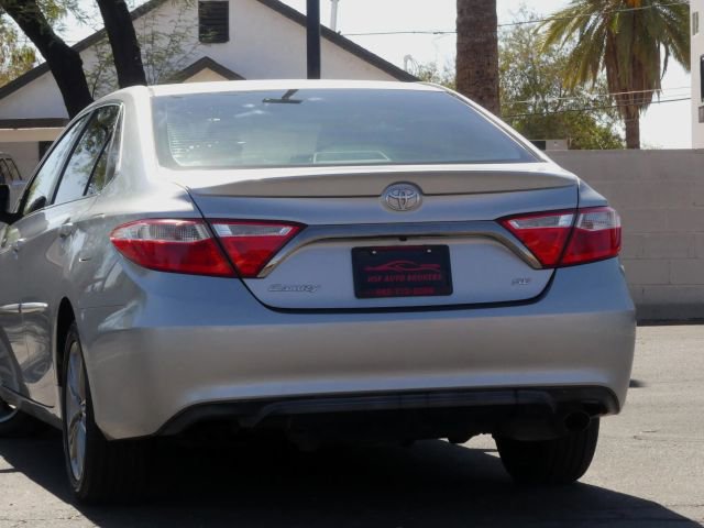 Used 2015 Toyota Camry SE image 4